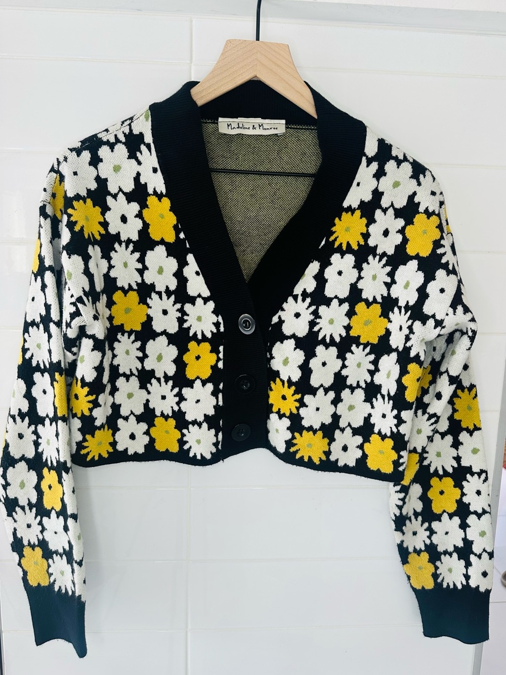 Madeline & Monroe Floral Daisy Knit Crop Cardigan Sweater
